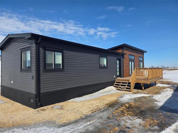 Home Photo - 61 Prairie Oak Drive