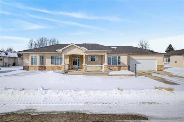 Home Photo - 4 Oakwood Walk