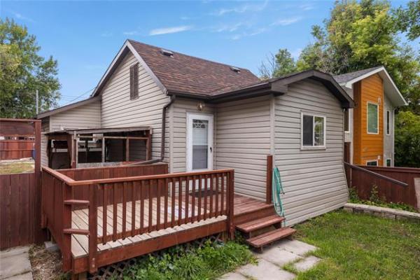 Home Photo - 394 Simcoe Street