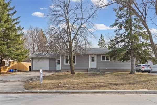 Home Photo - 42 Oak Crescent