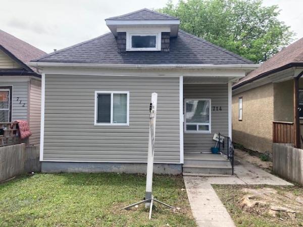 Home Photo - 714 College Avenue