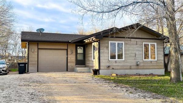 Home Photo - 135 Fernwood Way