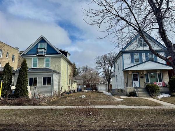 Home Photo - 369 Home Street