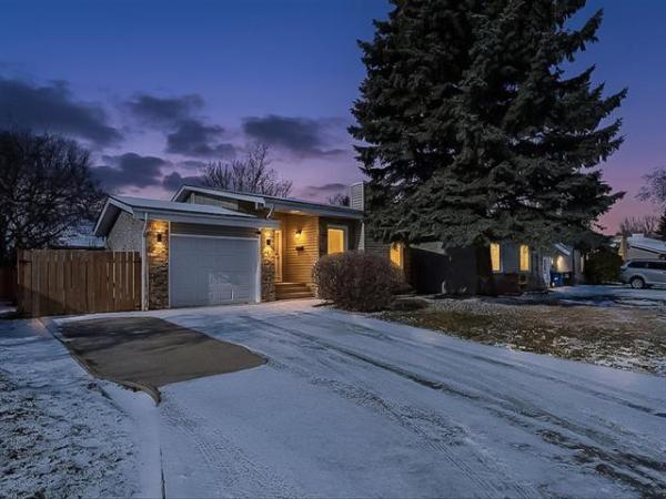 Home Photo - 6 Chaldecott Cove