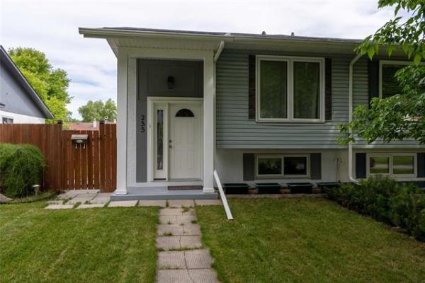 Home Photo - 255 St Martin Boulevard