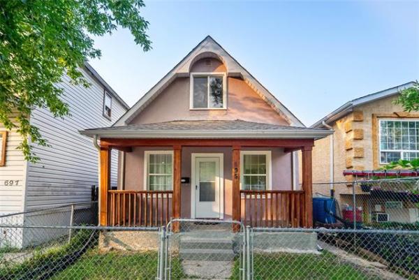 Home Photo - 695 Redwood Avenue