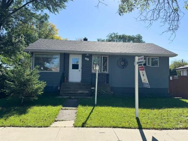 Home Photo - 316 Rosseau Avenue
