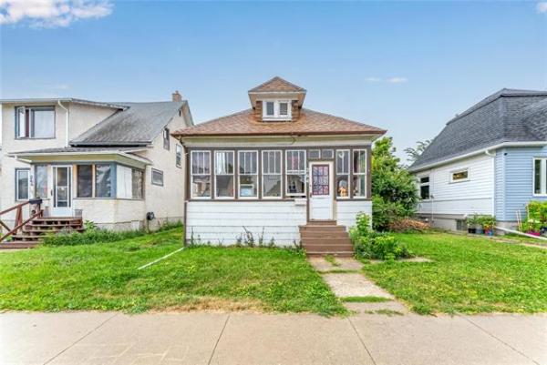 Home Photo - 264 Union Avenue