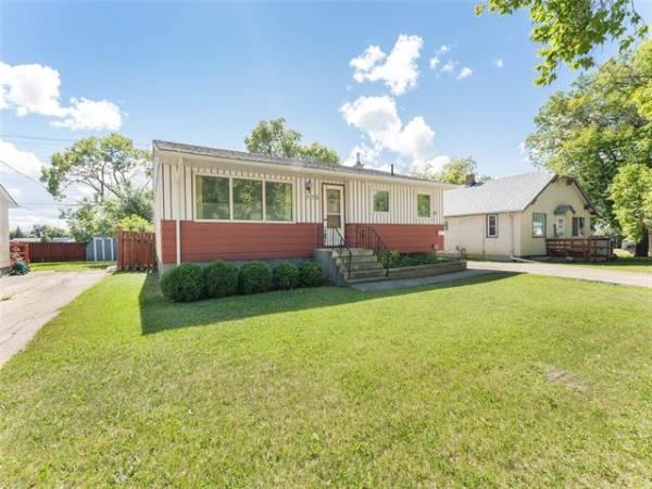 Home Photo - 530 STRATHNAVER Avenue