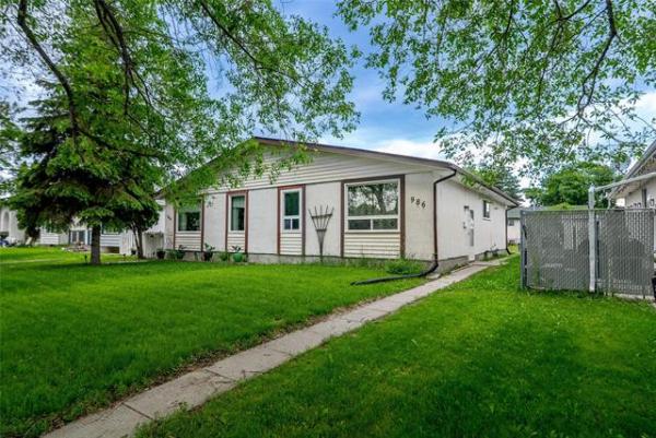 home photo - 986 London Street