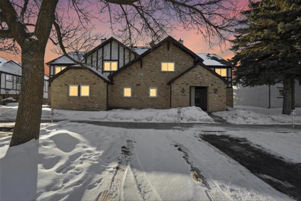 Home Photo - D-57 Apple Lane