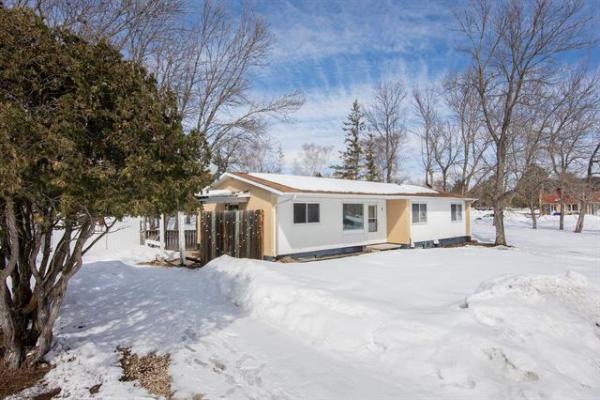 Home Photo - 8 McGregor Crescent