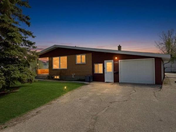 Home Photo - 1392 Ravelston Avenue