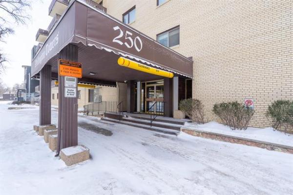 Home Photo - 507-250 Wellington Crescent