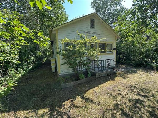 Home Photo - 42 DEEPDALE Avenue