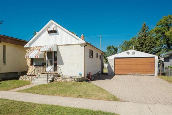 Home Photo - 392 Queen Street