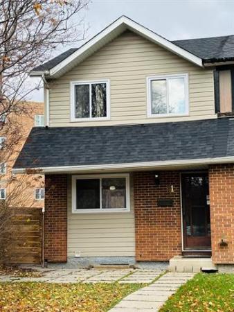 Home Photo - 61 Trafford Park