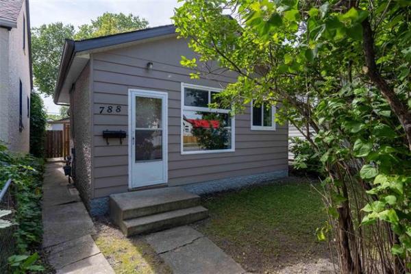 Home Photo - 788 Redwood Avenue