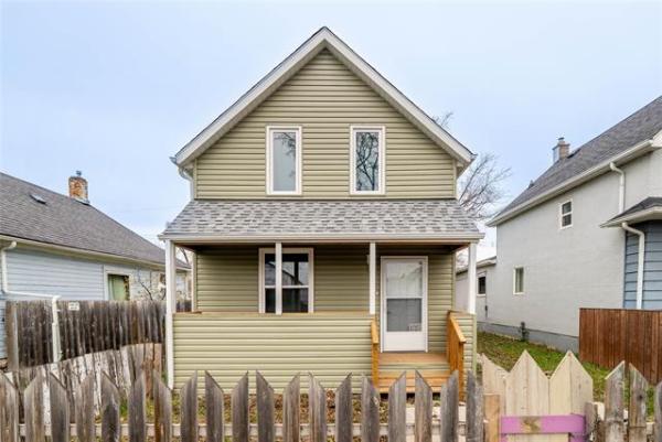 Home Photo - 495 Redwood Avenue