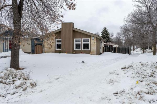 Home Photo - 193 Beckinsale Bay