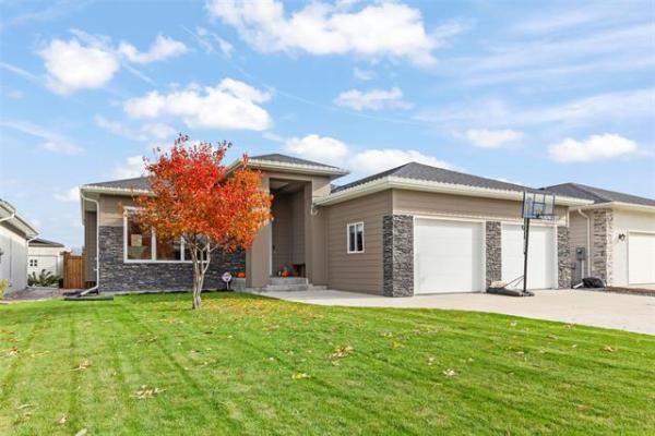 Home Photo - 49 ALDERWOOD Crescent