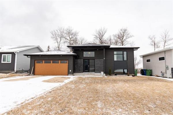 Home Photo - 11 Fox Run