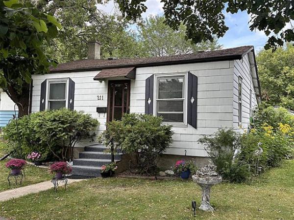 Home Photo - 211 Poplarwood Avenue