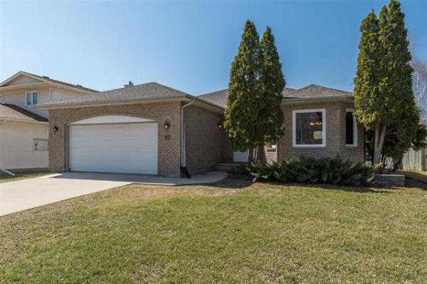 Home Photo - 83 Oakhurst Crescent