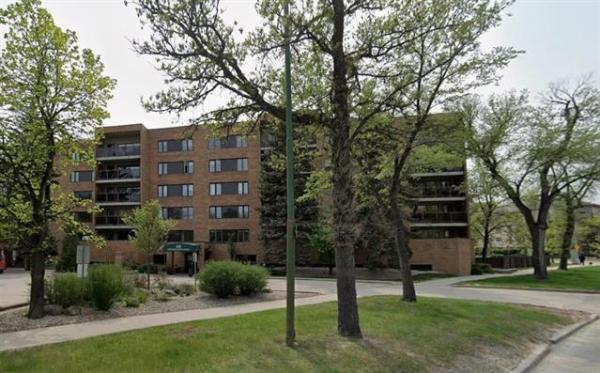 Home Photo - 407-330 Wellington Crescent