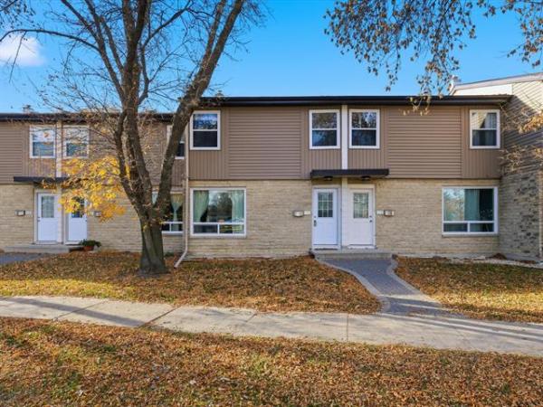 Home Photo - 13-1445 Rothesay Street