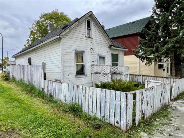 home photo - 683 Langside Street