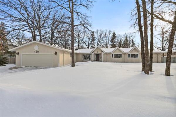 Home Photo - 120 Mountbatten Avenue