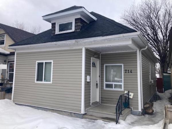 Home Photo - 714 College Avenue