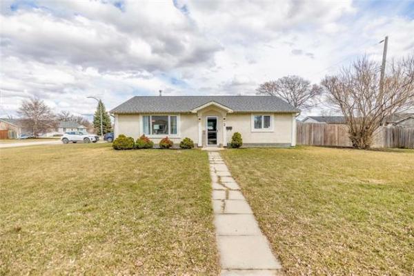 Home Photo - 2 Listowel Bay