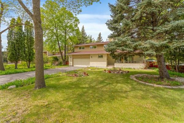 Home Photo - 10 Ayr Boulevard