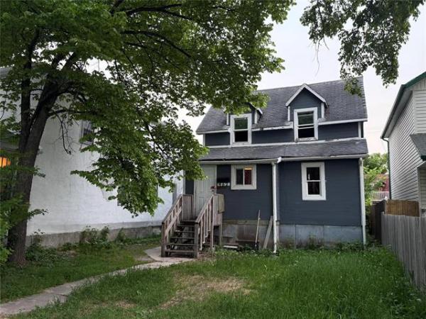 Home Photo - 462 Manitoba Avenue