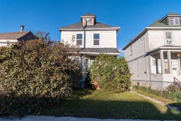 Home Photo - 939 Selkirk Avenue