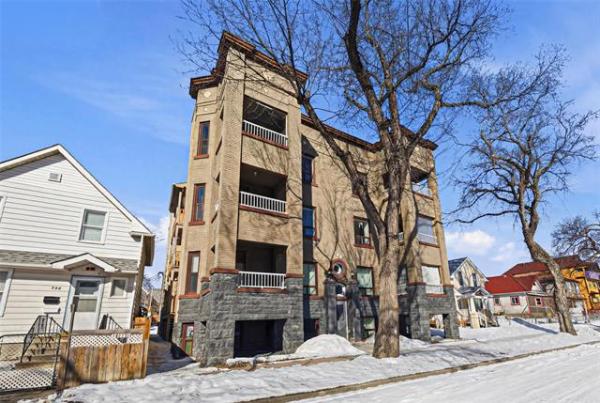 Home Photo - 6-290 Beverley Street