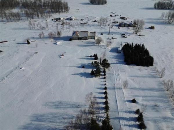 Home Photo - 58021 PTH 12 Highway