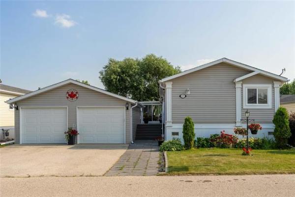 Home Photo - 17 BAYVIEW Crescent