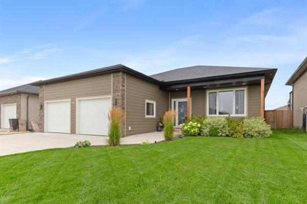 home photo - 81 PARKHILL Crescent