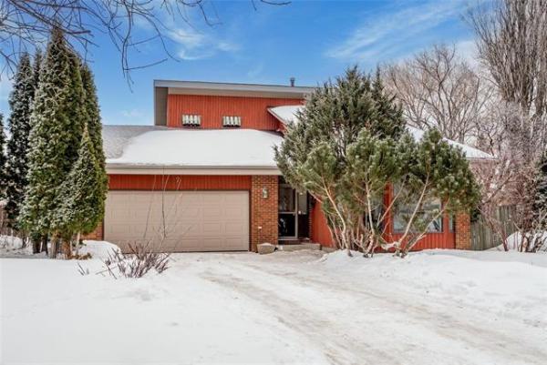 Home Photo - 27 Windsong Place