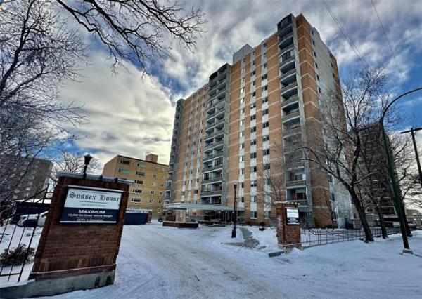 Home Photo - 1103-230 Roslyn Road