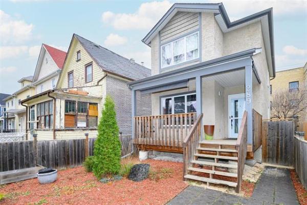 Home Photo - 289 Simcoe Street