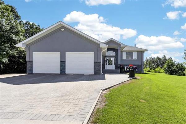 Home Photo - 34045 36E Road