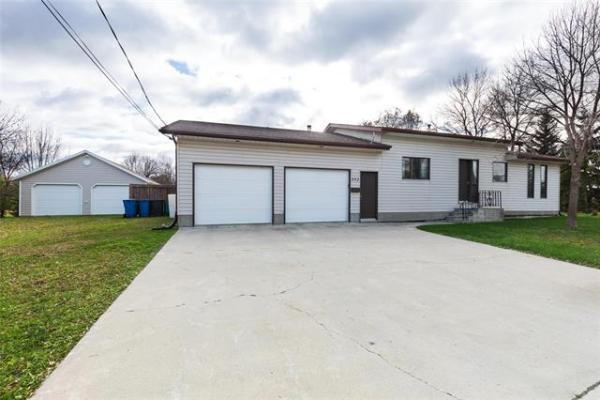 Home Photo - 372 Prefontaine Avenue