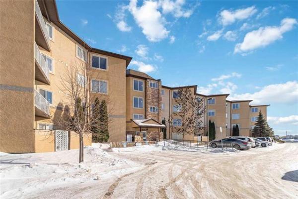 Home Photo - 215-835 Adsum Drive