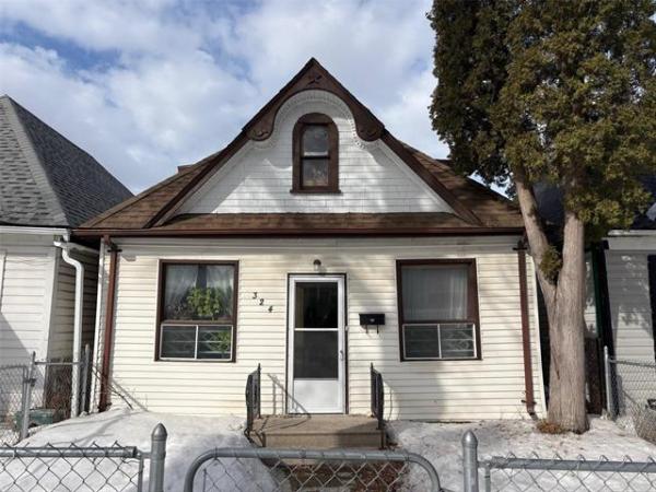 Home Photo - 324 Simcoe Street