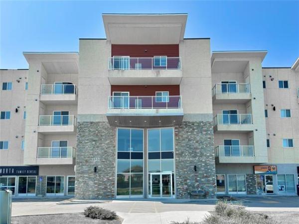 Home Photo - 412-1730 Leila Avenue