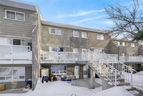 Home Photo - 205-206 Greenway Crescent